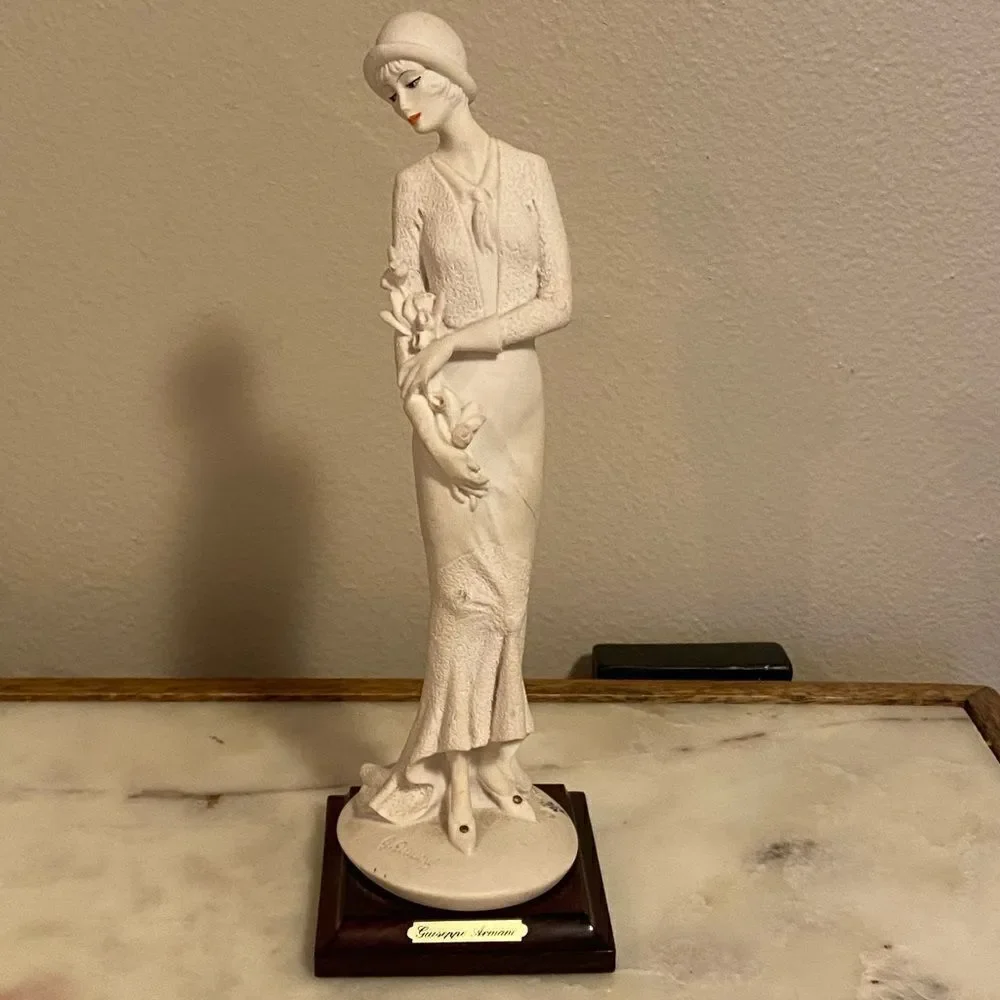 Capodimonte Giuseppe Armani Florence Italy “lady with flowers “ porcelain figure - Picture 14 of 14